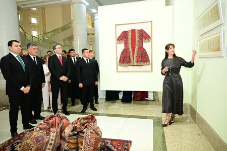 Exhibition of Azerbaijani decorative and applied arts underway in Turkmenistan