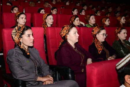 Türkmənistanda Tağıyev: Neft bədii filminin nümayişi olub