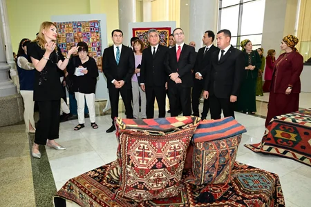 Exhibition of Azerbaijani decorative and applied arts underway in Turkmenistan