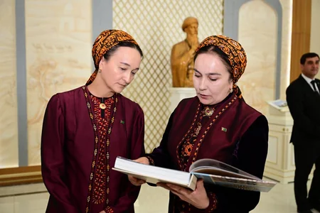 Arkadağ şəhər kitabxanasında Azərbaycan ədəbiyyatı guşəsinin açılışı olub
