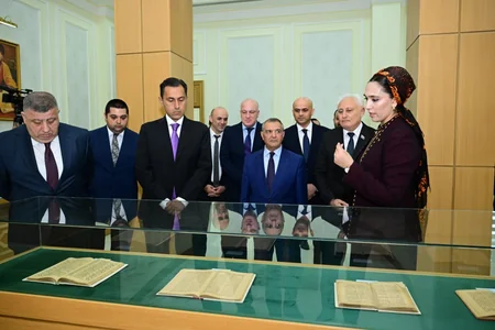 Arkadağ şəhər kitabxanasında Azərbaycan ədəbiyyatı guşəsinin açılışı olub