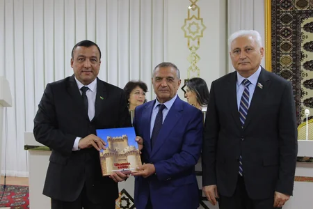 Aşqabadda Əcəmi Naxçıvaninin 900 illiyi qeyd olunub