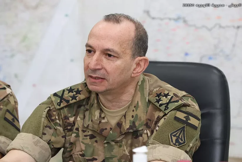 Livan ordusunun komandanı Pakistana gedib