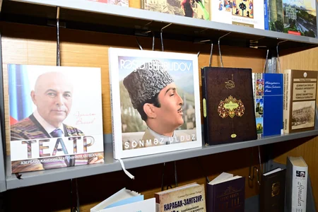 Türkmənistanın Dövlət Kitabxanasında Azərbaycan Ədəbiyyatı Guşəsinin açılışı olub
