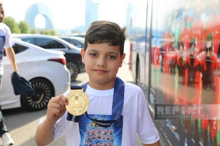 Azərbaycanın minifutbol millisi azarkeşlərlə görüşüb