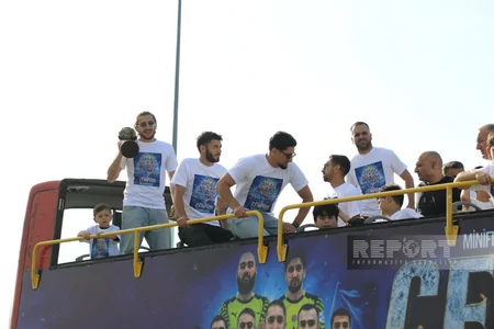 Azərbaycanın minifutbol millisi azarkeşlərlə görüşüb