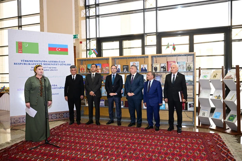 Türkmənistanın Dövlət Kitabxanasında Azərbaycan Ədəbiyyatı Guşəsinin açılışı olub