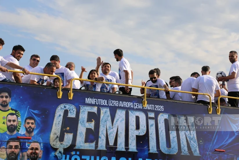 Azərbaycanın minifutbol millisi azarkeşlərlə görüşüb
