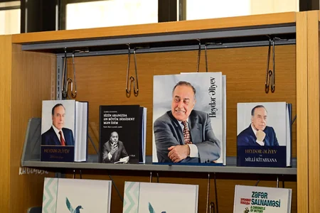 Türkmənistanın Dövlət Kitabxanasında Azərbaycan Ədəbiyyatı Guşəsinin açılışı olub