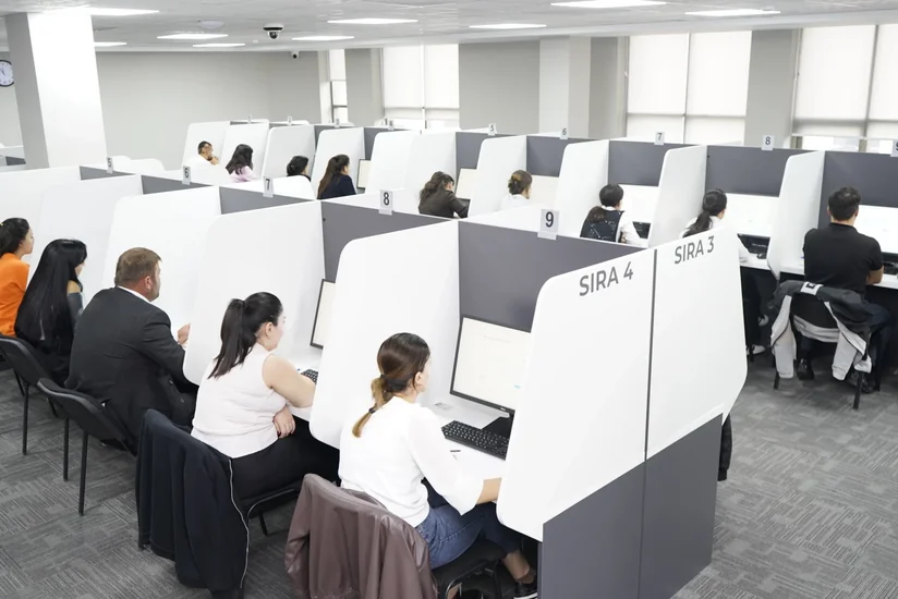 В Азербайджане проходит экзамен для желающих продолжить работу на госслужбе - ОБНОВЛЕНО