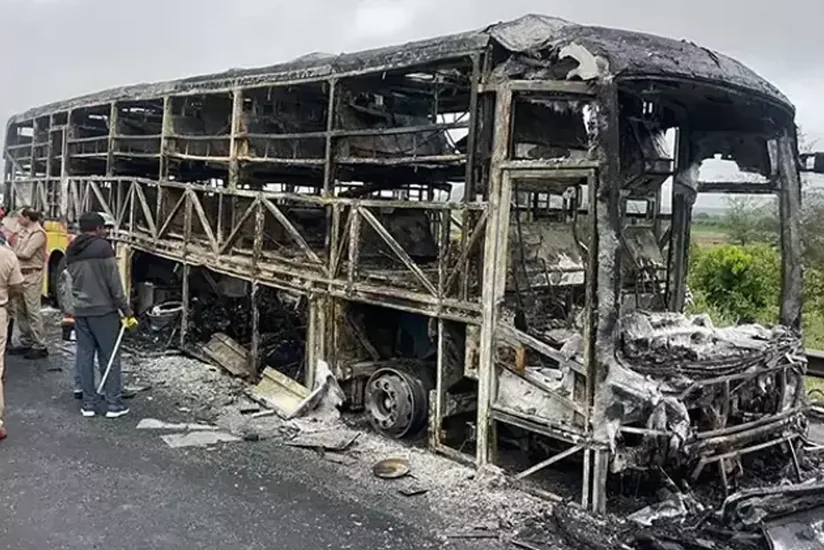 İraqda avtobus qəzadan sonra yanıb, 25 nəfər ölüb