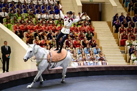 Azerbaijani, Turkmen dance ensembles perform in Arkadag