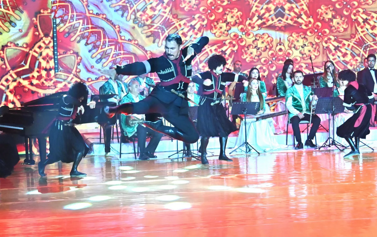 Arkadağda Azərbaycan və Türkmənistan Dövlət Rəqs ansambllarının konserti olub