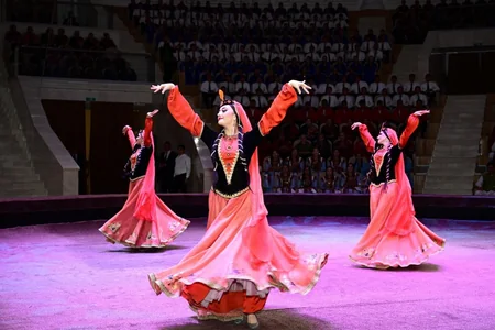 Azerbaijani, Turkmen dance ensembles perform in Arkadag