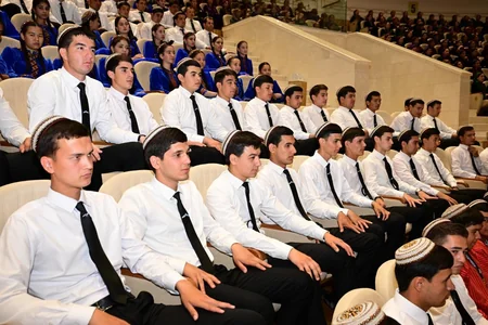 Azerbaijani, Turkmen dance ensembles perform in Arkadag