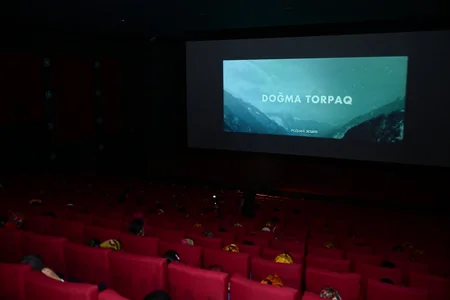 Aşqabad Kinoteatrında Doğma torpaq tammetrajlı bədii ekran əsəri nümayiş olunub