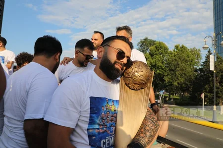 Azərbaycanın minifutbol millisi azarkeşlərlə görüşüb