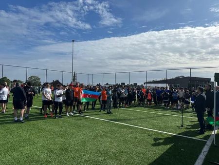 Brüsseldə ənənəvi beynəlxalq Suqovuşan minifutbol turniri keçirilib