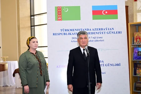 Türkmənistanın Dövlət Kitabxanasında Azərbaycan Ədəbiyyatı Guşəsinin açılışı olub