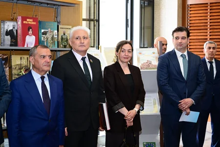 Türkmənistanın Dövlət Kitabxanasında Azərbaycan Ədəbiyyatı Guşəsinin açılışı olub