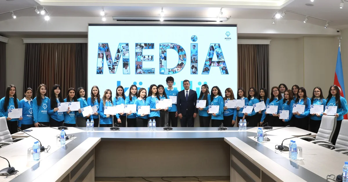MEDİA-da məzun könüllülər və növbəti proqramın iştirakçıları