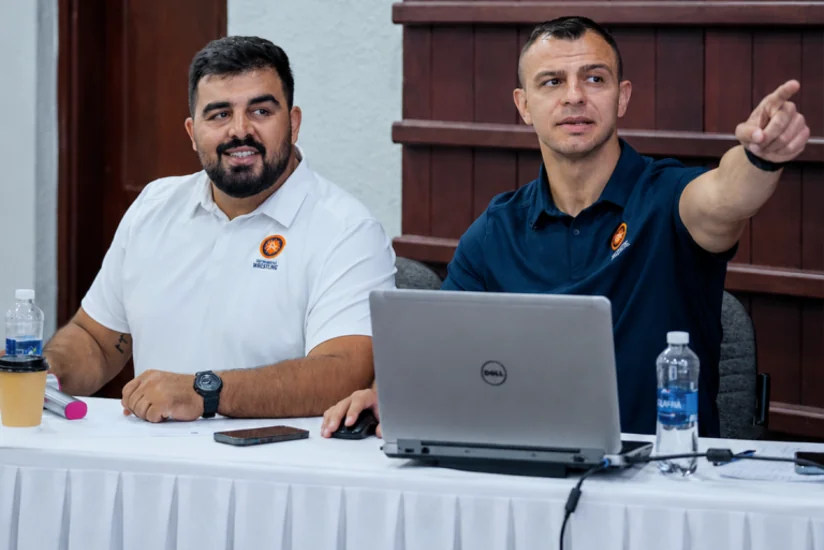 Oyan Nəzəriani Vyetnamda IOC və UWW-nin birgə təşkil etdiyi məşqçilik kursunda təlim keçib