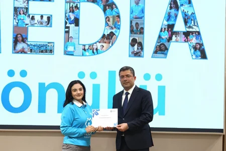 MEDİA-da məzun könüllülər və növbəti proqramın iştirakçıları ilə görüş keçirilib