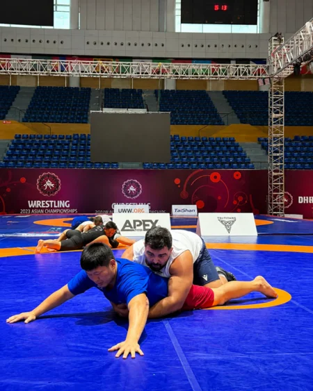 Oyan Nəzəriani Vyetnamda IOC və UWW-nin birgə təşkil etdiyi məşqçilik kursunda təlim keçib