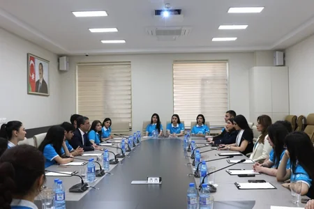 MEDİA-da məzun könüllülər və növbəti proqramın iştirakçıları ilə görüş keçirilib