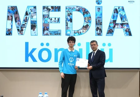 MEDİA-da məzun könüllülər və növbəti proqramın iştirakçıları ilə görüş keçirilib
