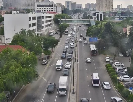 Bakıda nəqliyyatın sıxlığı müşahidə olunan yollar açıqlanıb