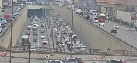 Bakıda nəqliyyatın sıxlığı müşahidə olunan yollar açıqlanıb