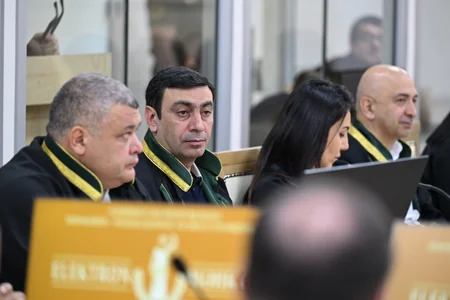 Ermənistan vətəndaşlarının şikayətləri üzrə apellyasiya məhkəməsində tərəflərin çıxışlarına başlanılıb
