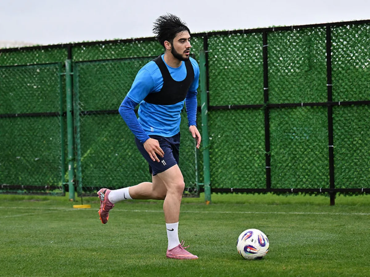 Azərbaycan millisinin futbolçusu Xəyal Əliyev müalicə üçün M