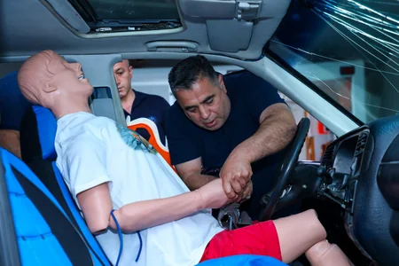 Təcili tibbi yardım əməkdaşları üçün praktiki təlim keçirilib