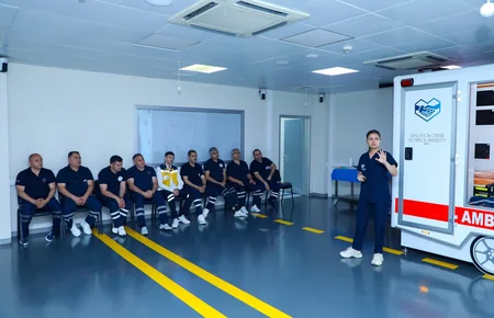 Təcili tibbi yardım əməkdaşları üçün praktiki təlim keçirilib