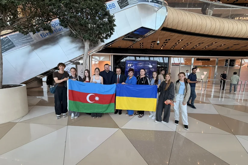 Ученики и преподаватели лицея имени Зарифы Алиевой в Ирпени прибыли в Азербайджан