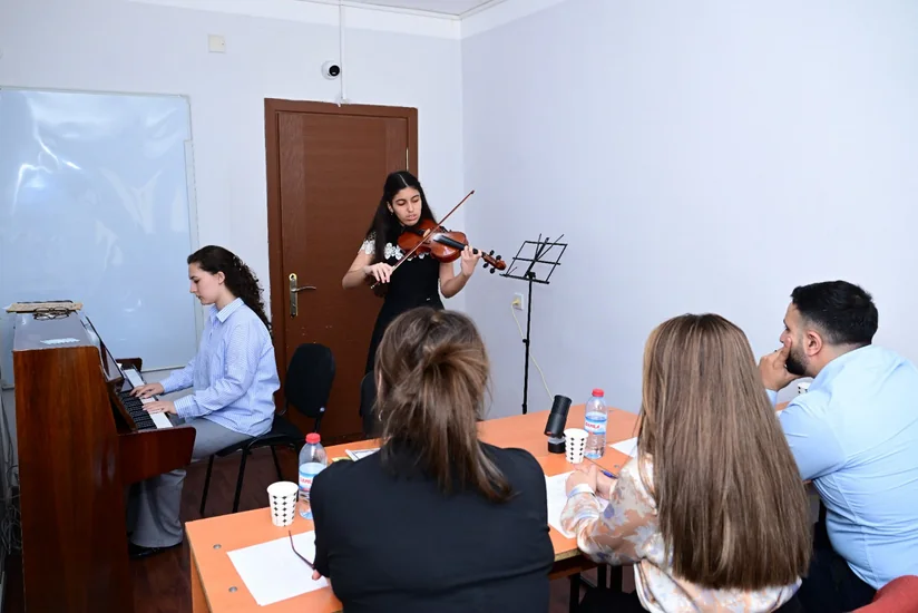 Mədəniyyət Nazirliyinin tabeliyindəki təhsil müəssisələrində vahid buraxılış imtahanlarına start verilib