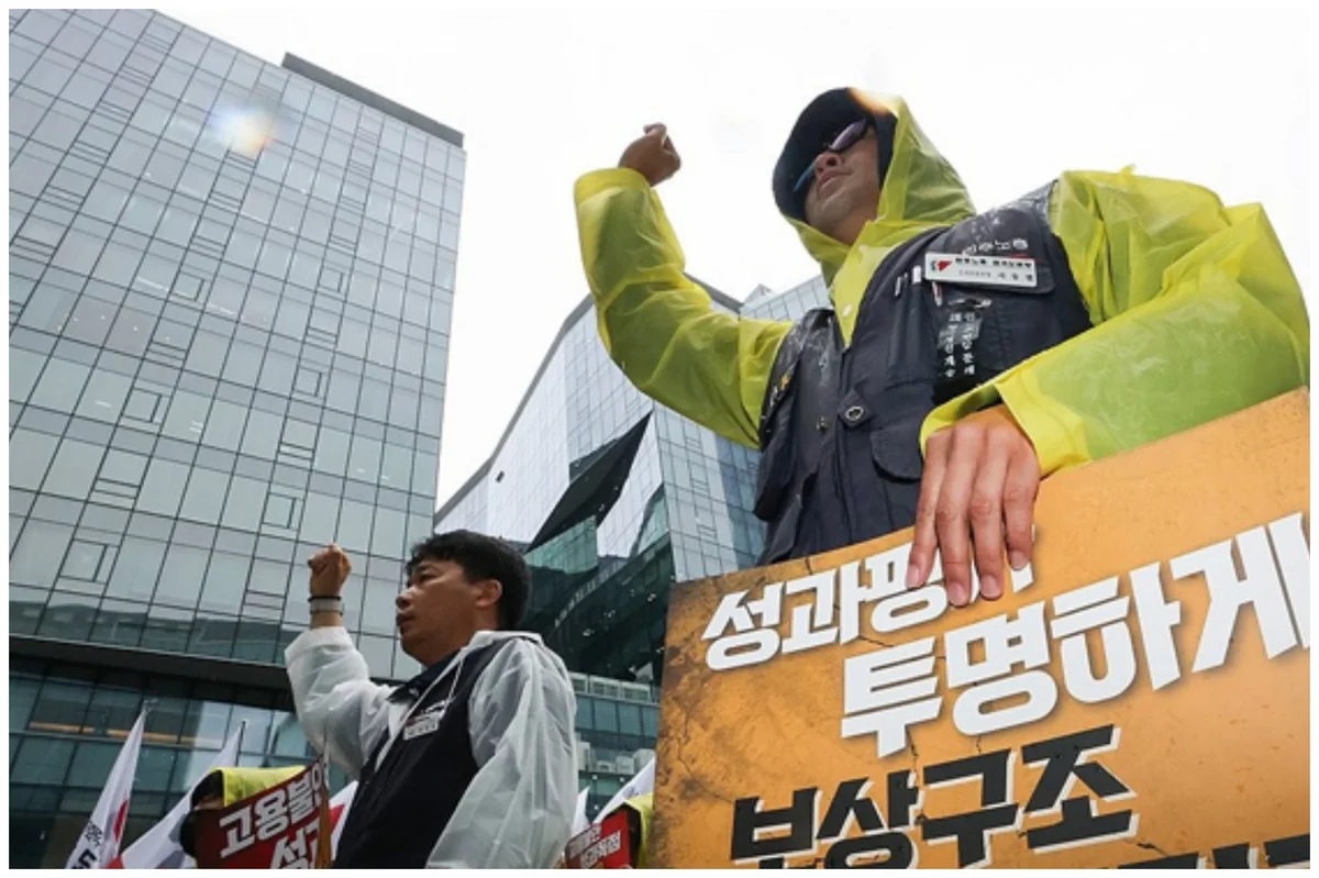 Union members of South Korean tech giant Kakao go on strike