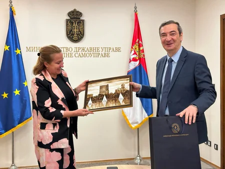 Azərbaycan ilə Serbiya arasında dövlət idarəçiliyinin modernləşdirilməsi müzakirə edilib