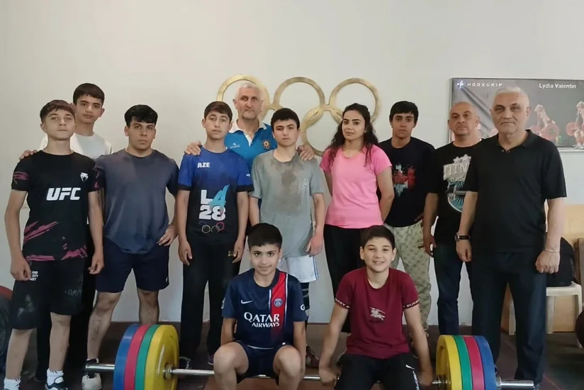 Azərbaycan Ağırlıqqaldırma Federasiyası daha iki məktəbi avadanlıqla təmin edib