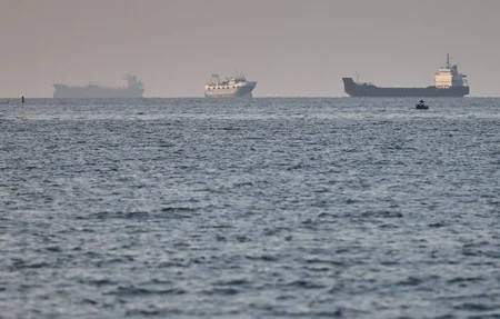 Hörmüz boğazı bağlanıb, SEPAH artıq iki gəmini vurub