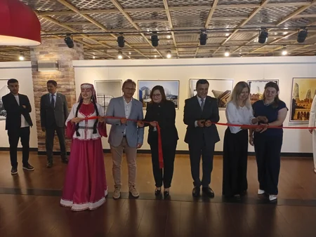 Ankarada azərbaycanlı tələbələr Bir şəhər, iki baxış fotomüsabiqəsində mükafatlandırılıblar