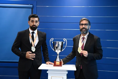 Rövşən Nəcəf Dünya Korporativ Oyunlarının qalibi olan komanda ilə görüşüb