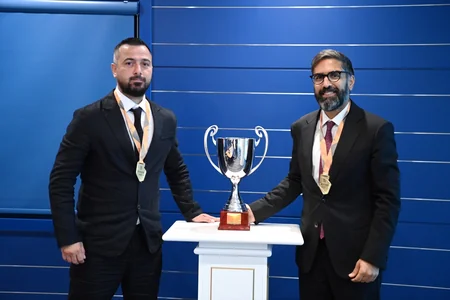 Rövşən Nəcəf Dünya Korporativ Oyunlarının qalibi olan komanda ilə görüşüb