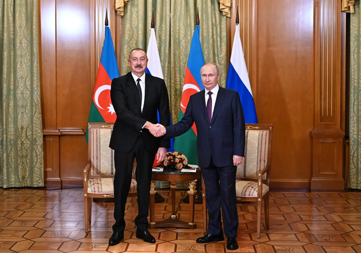 İlham Əliyev Vladimir Putini təbrik edib