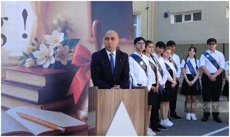 Emin Əmrullayev Gəncədə Son zəng mərasimində iştirak edib