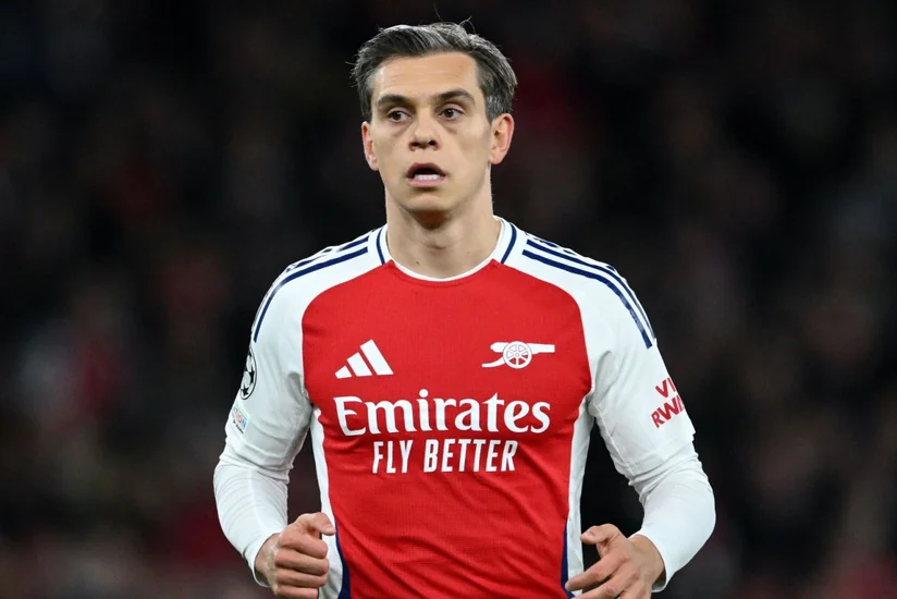 Bornmut Arsenalın futbolçusu Leandro Trossarla maraqlanır