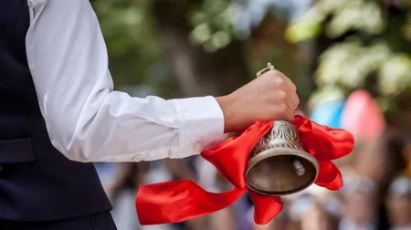 Bu gün Azərbaycanın bütün məktəblərində Son zəng çalınır