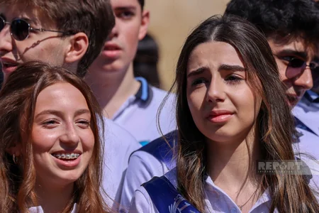 Azərbaycan məktəblərində Son zəng həyəcanı - FOTOREPORTAJ